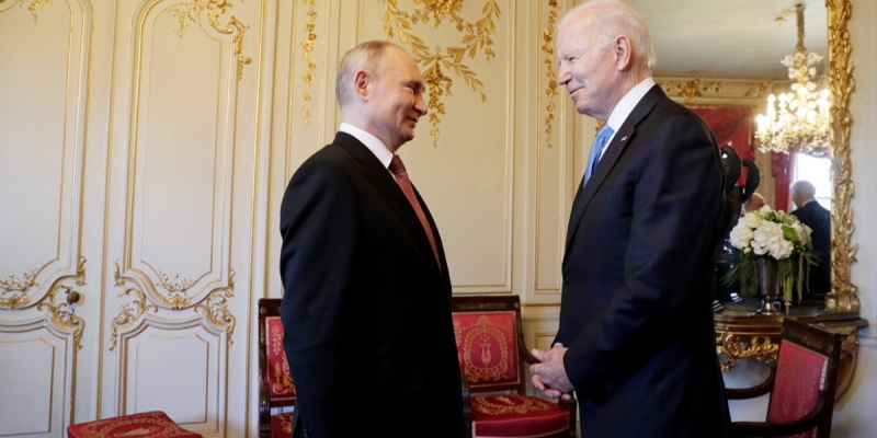  Primer encuentro entre Putin y Biden. 