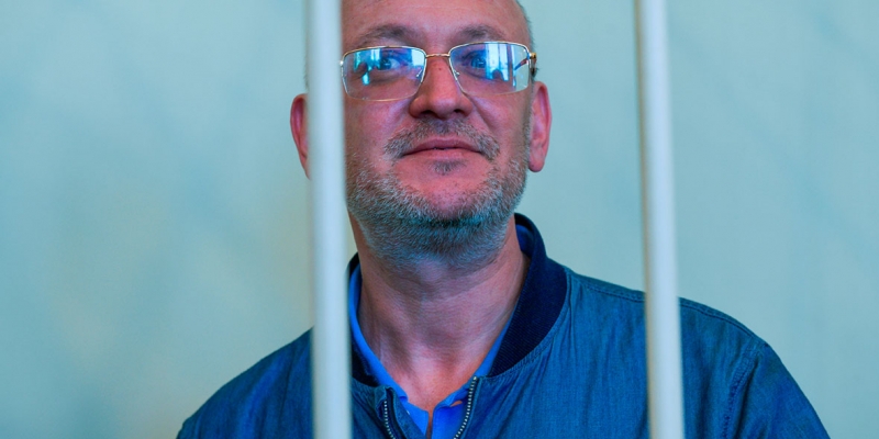  el Tribunal envió al diputado de San Petersburgo Resnik bajo arresto domiciliario