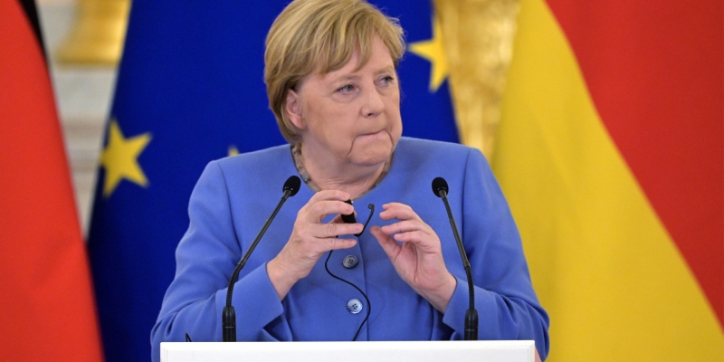  Kiev anunció planes para celebrar una« Cumbre normanda & raquo; antes de la partida de Merkel