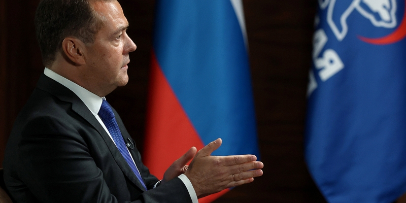  Medvedev consideró « no muy correcto & raquo; el puesto de presidente de la Duma para el ex presidente