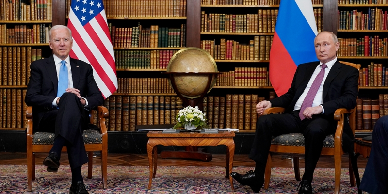  El ex asistente de Bush estimó las posibilidades de una nueva reunión de Putin con Biden