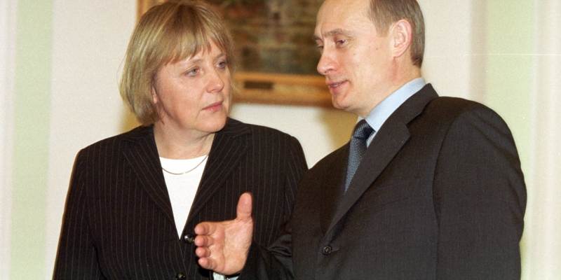  Merkel declaró tener serias diferencias con Putin en 2001