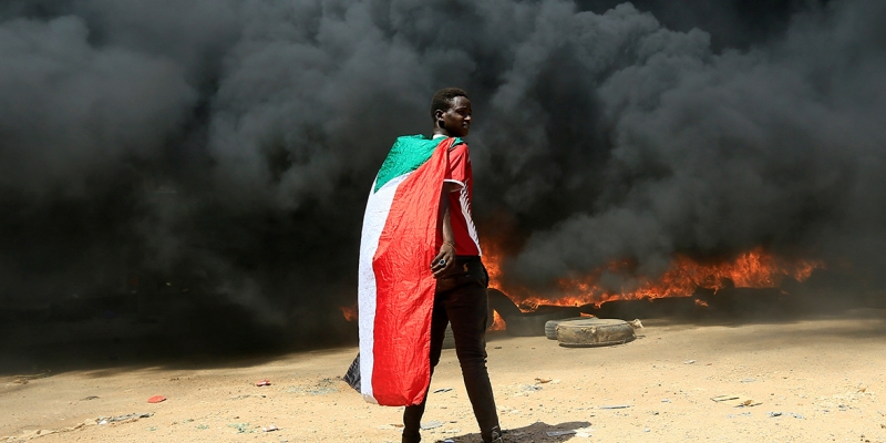 el Primer ministro sudanés ha pedido al pueblo que salga a las calles con protestas pacíficas 