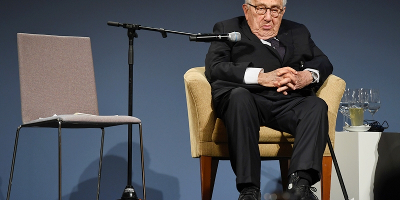  Kissinger no vio la oportunidad de que Ucrania se convirtiera en un «puente neutral»