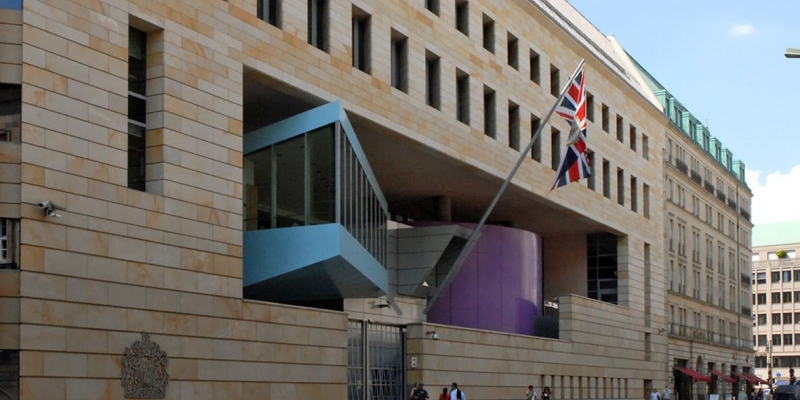  Guardia de la Embajada británica confesó haber espiado a favor de Rusia 