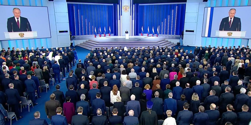  Putin declaró un minuto de silencio por los muertos en la operación militar 