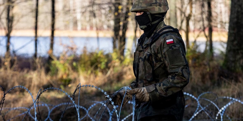 Польша разместила снайперов на границе с Белоруссией