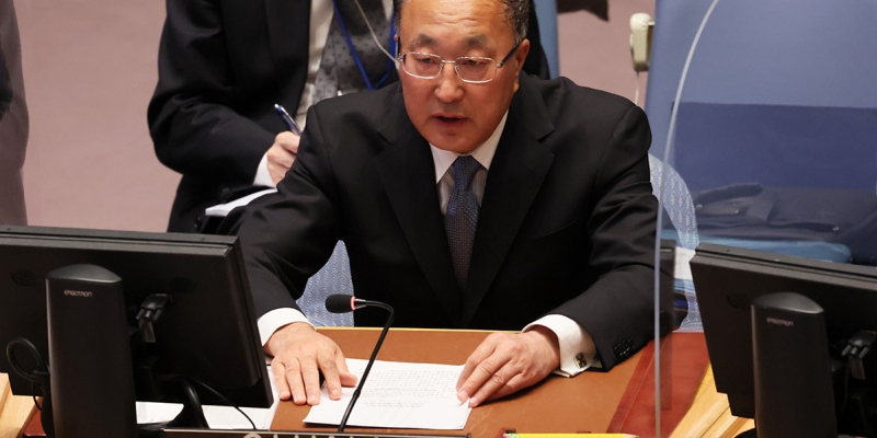  el representante Permanente de China ante la ONU llamó a evitar la guerra fría debido a Ucrania 