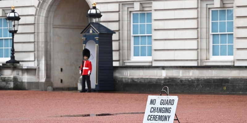  el Palacio de Buckingham canceló la ceremonia de cambio de guardia