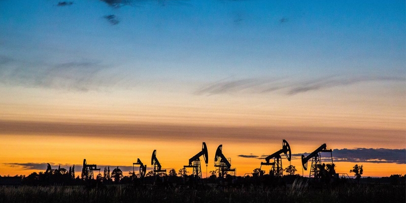  en los Estados Unidos confirmaron el establecimiento del límite de precios del petróleo ruso en diciembre 